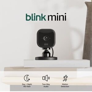 Blink Mini - Compact indoor plug-in smart security camera, 1080p HD video